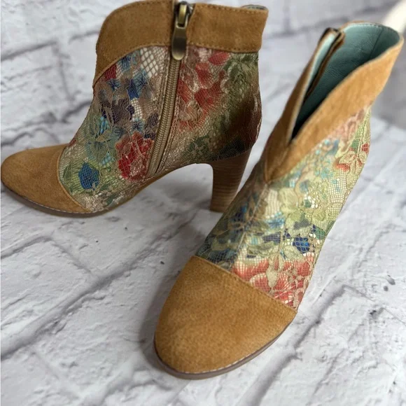 L’Artiste Spring Step Lace & Suede heeled Boots Size 36 US 6 side zip closure EC - Picture 9 of 9